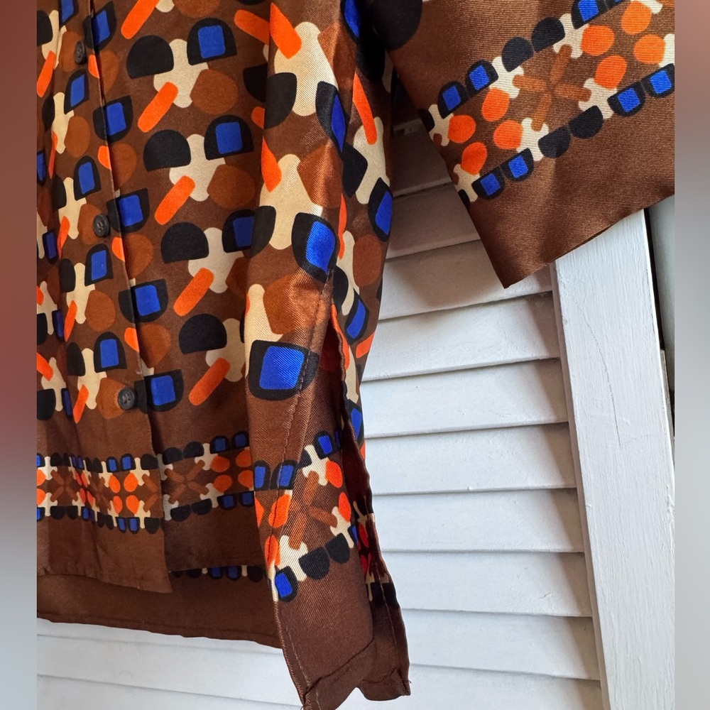 Geometric Patterned Shirt - Picture 2 of 4